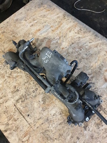 Колектор впускний 14001AC090 SUBARU