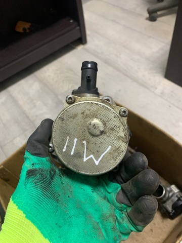 Насос вакуумний 1465000Q2C NISSAN