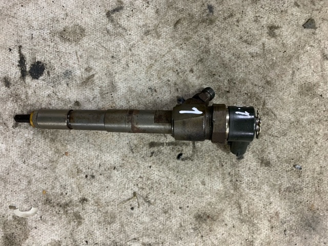 Форсунка паливна 1571062M00 SUZUKI