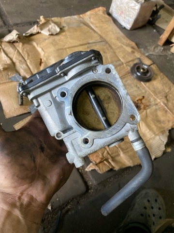 Дросільна заслінка в зборі 16112AA160 SUBARU