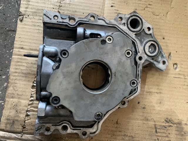 Помпа масляна 1739537 FORD