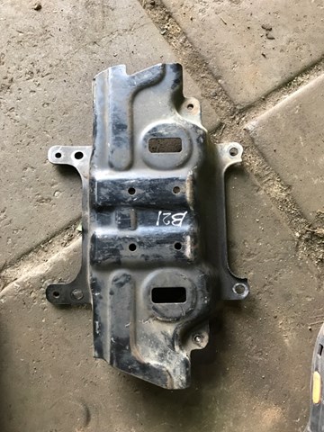 Кронштейн передньої балки 20107AG050 SUBARU
