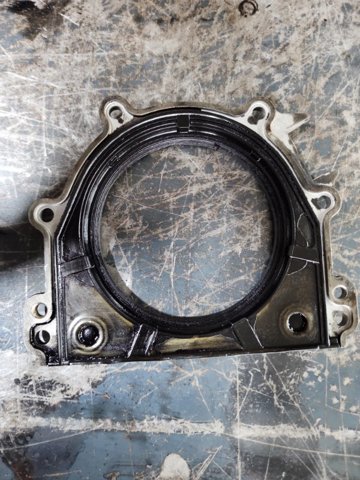 Обойма сальника коленвала, заднього 214402F050 HYUNDAI