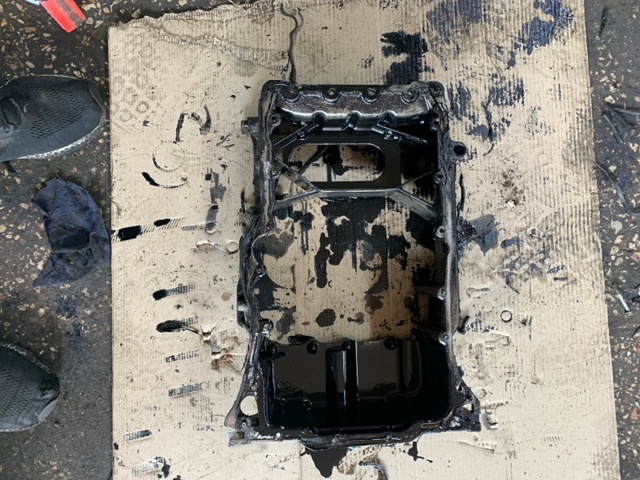 Піддон масляний картера двигуна, верхня частина 215102F002 HYUNDAI