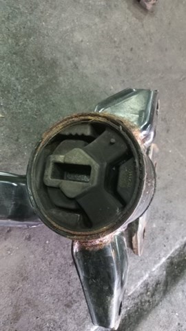 Подушка (опора) двигуна, ліва 218302S300 HYUNDAI