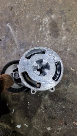 Натягувач приводного ременя 23769AA040 SUBARU