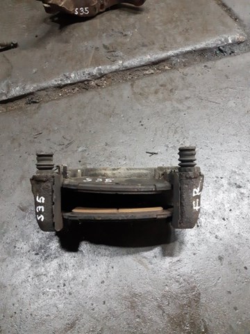 Скоба супорта переднього 26225SC020 SUBARU