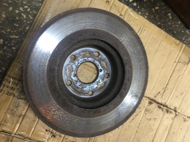 Диск переднього гальма 26300AL010 SUBARU