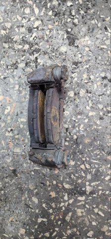 Скоба супорту заднього 26625SA000 SUBARU