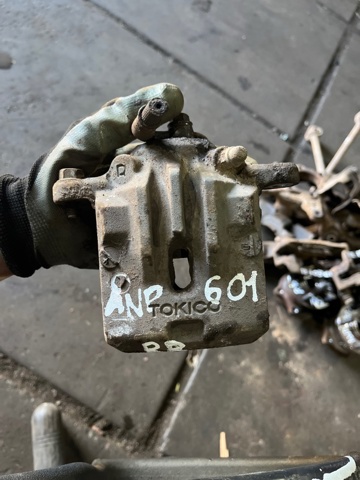 Супорт гальмівний задній правий 26692AJ060 SUBARU