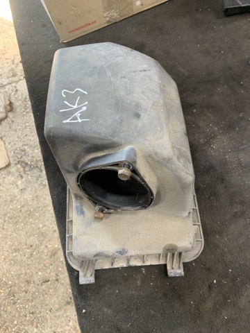 Корпус повітряного фільтра, верхня частина 281112Y300 HYUNDAI