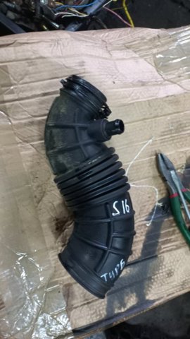 Повітряний патрубок витратоміра Кіа Соренто 2