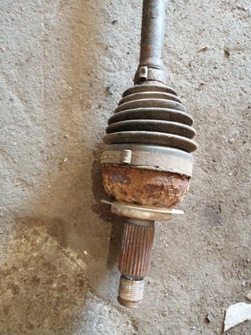 Піввісь (привід) передня Subaru Outback 4