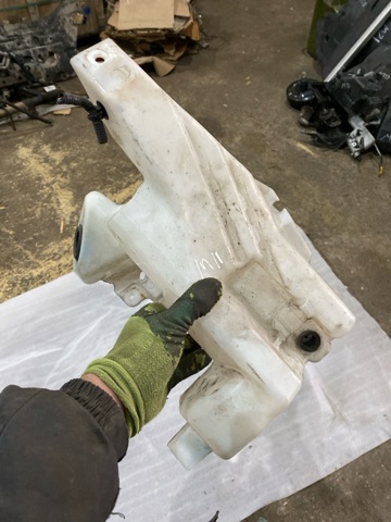 Водяний бачок омивача скла 289104EA0A NISSAN