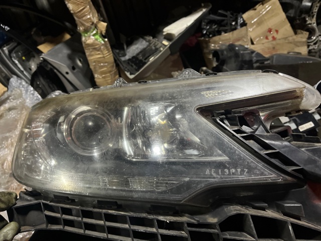 Фара передня права 33100T1GG71 HONDA
