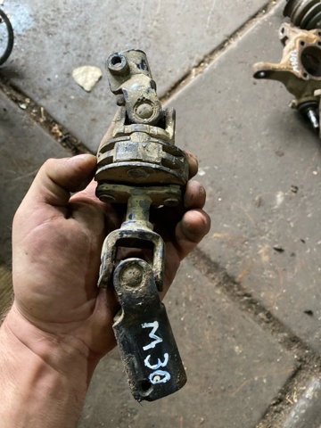 Вал рульової колонки, нижній 34170AG031 SUBARU