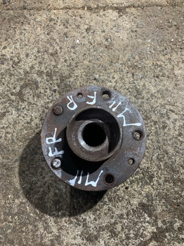 Маточини передніх коліс 402024EA0A NISSAN