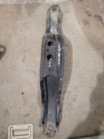 Балка кріплення двигуна 41011AG040 SUBARU