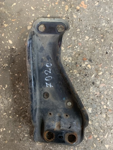 Підрамник двигуна 41011FE050 SUBARU
