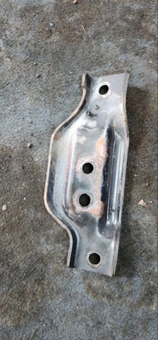 Кронштейн подушки (опори) двигуна, лівої 41031FA090 SUBARU