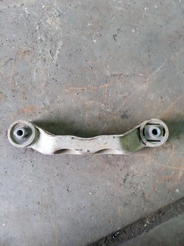 Траверса заднього редуктора, передня 41310AG023 SUBARU