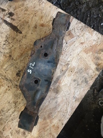 Кронштейн/траверса заднього редуктора, задня 41310AJ000 SUBARU