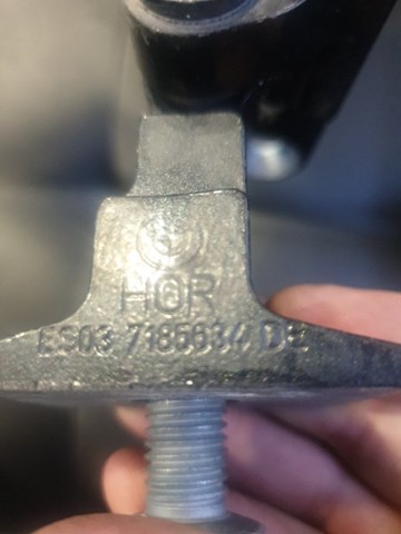 Завіса дверей задніх правих 41527259596 BMW