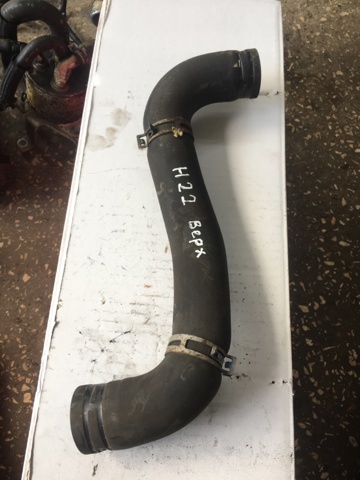 Патрубок системи охолодження 45161AG070 SUBARU