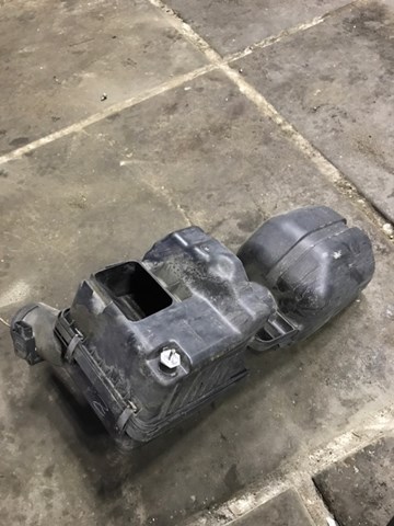 Корпус повітряного фільтра, нижня частина 46052AG05B SUBARU