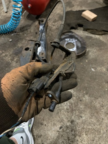 Датчик АБС (ABS) задній 479004EA0A NISSAN