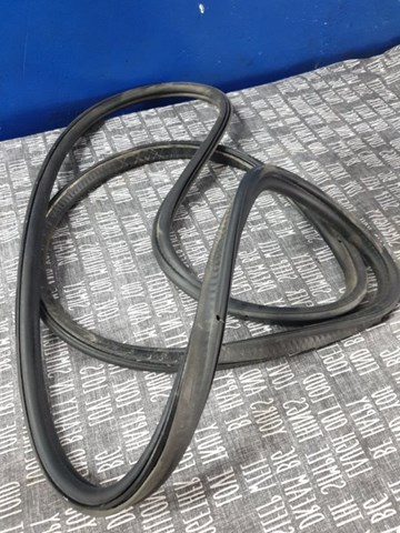 Прокладка кришки багажника 51767260916 BMW