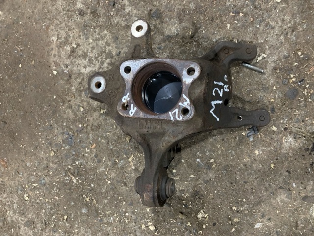 Кулак поворотний правий 527203U800 HYUNDAI