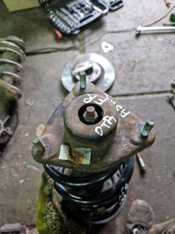 Подушка амортизатора переднього 546102W000 HYUNDAI