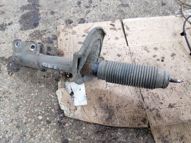 Стійка передня права 546602B200 HYUNDAI