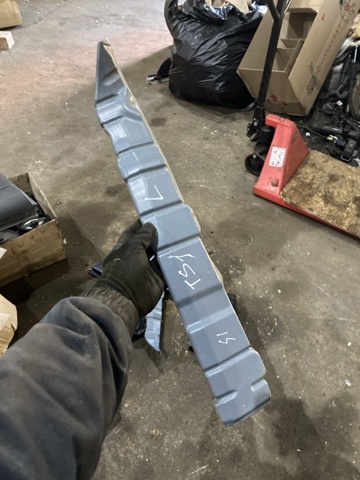 Кронштейн кріплення крила переднього лівого, передній 57160SC0109P SUBARU