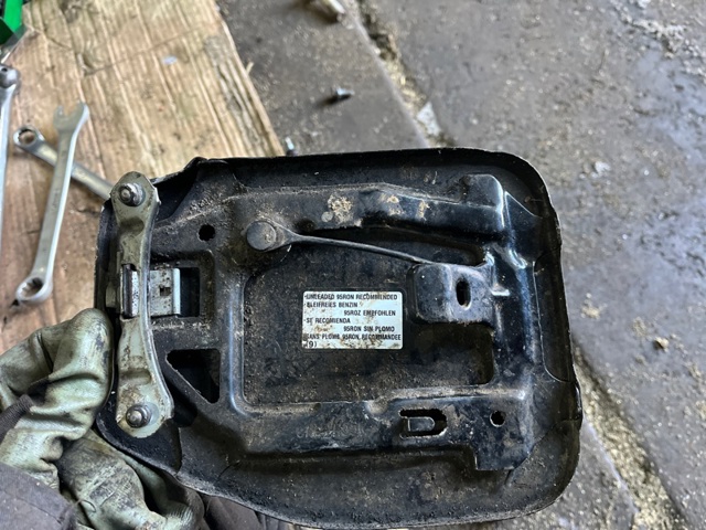 Лючок бензобака / паливного бака 57601SC0009P SUBARU