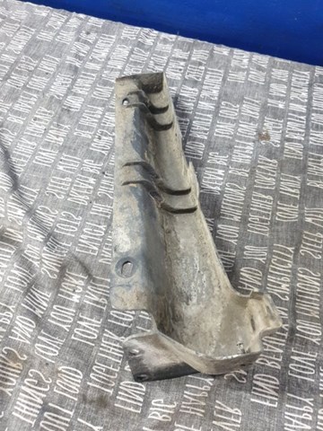 Направляюча заднього бампера, права 57731AG141 SUBARU