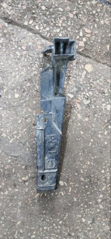 Ліве кріплення заднього бампера 57731XA10A SUBARU