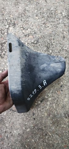 Бризговик задній, правий 57745XA00A SUBARU