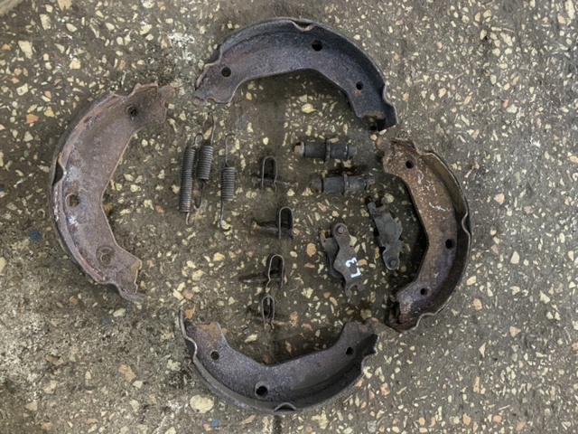 Гальмівні колодки стоянкового гальма 583503ED01 HYUNDAI