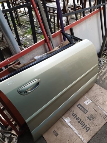 Пасажирські передні двері 60009AG0609P SUBARU