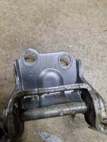 Петля заднтої двері, лівої 60470AG0109P SUBARU