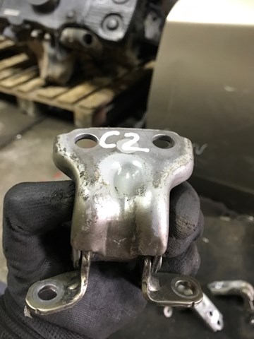 Завіса дверей задніх лівих 60470FG0109P SUBARU