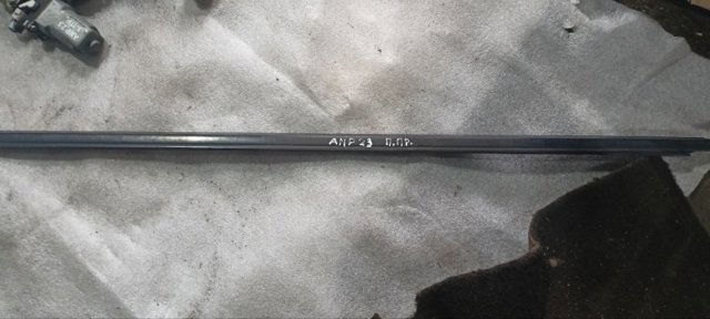 Молдинг опускного скла нижній, двері передньої, правої 61280AG000 SUBARU