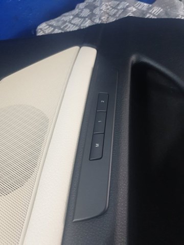 Блок кнопок механізму регулювання сидінь 61319361237 BMW