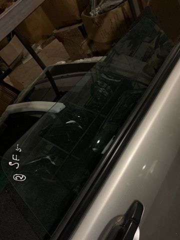 Скло заднє праве 63210FC101 SUBARU