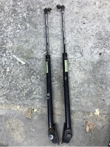 Амортизатор двері 3/5-ї задньої 63269FG030 SUBARU