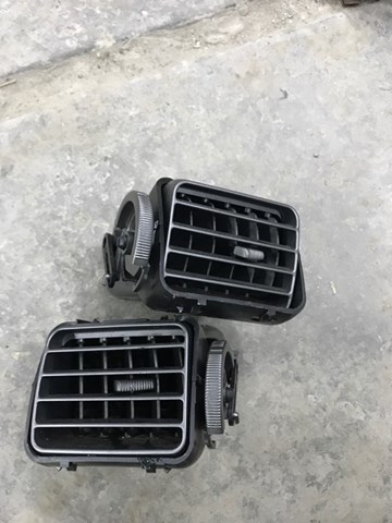 Решітка повітроводу права 66110FG001 SUBARU