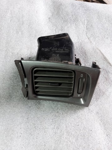 Решітка повітропровода права 66110FG002 SUBARU