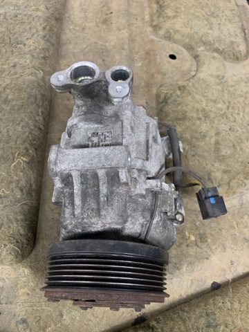 Компресор кондиціонера 73111SG010 SUBARU